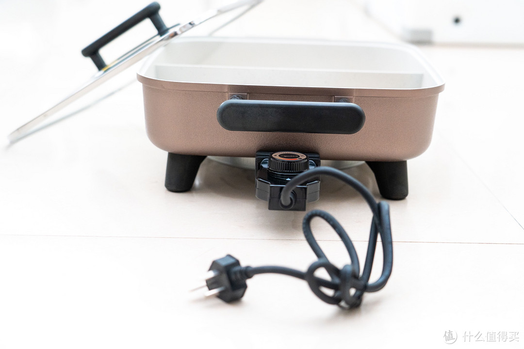 鸳鸯锅,满足辣与不辣的火锅烹饪需求